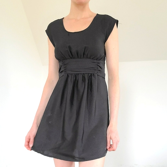 H&M - Black mini dress - Picture 4 of 10